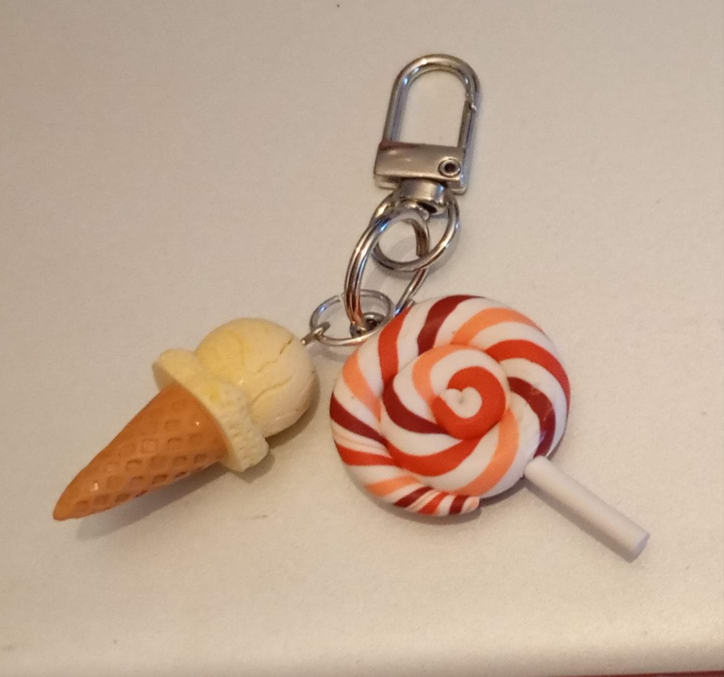 porte clé / bijoux de sac glace